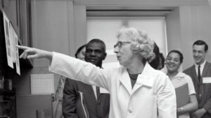 Third Meeting of the Science Demonstration Conference. Dr. Margaret Kelly Storytelling - Medicine Branch - 1962